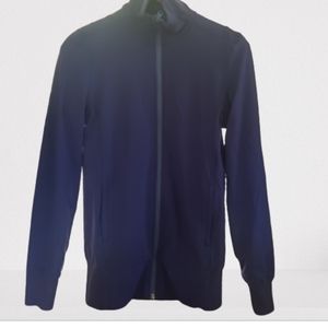 Never worn reversible Lululemon Raja Manifesto jacket. Size 6.